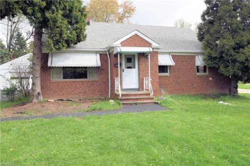 4402 Pleasant Valley Rd, Cleveland, OH 44131-5281