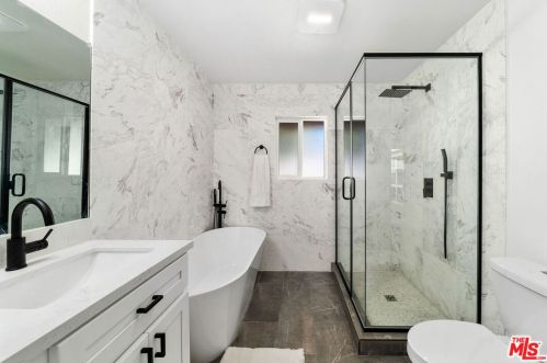 1837 Las Lanas Ln, Fullerton CA  92833-1814 exterior