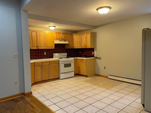 14 Lowell Ave, Providence, RI 02909-4640