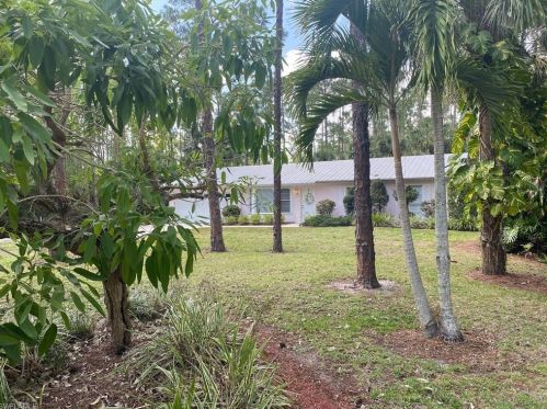 6075 English Oaks Ln, Naples FL 34119-1332 exterior