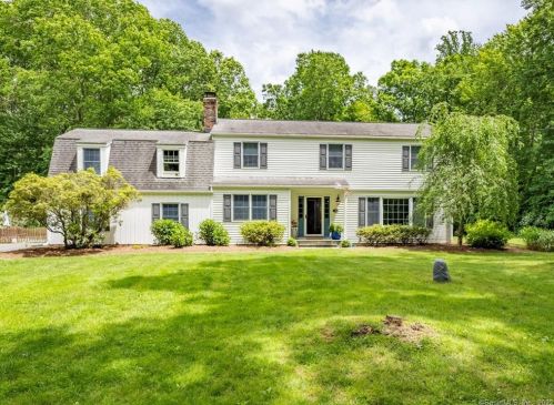 76 Ruscoe Rd, Wilton CT 06897-1425 exterior