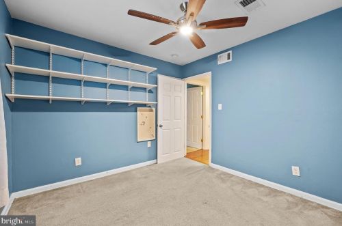 45 Robinson Dr, New Castle DE 19720-1915 exterior