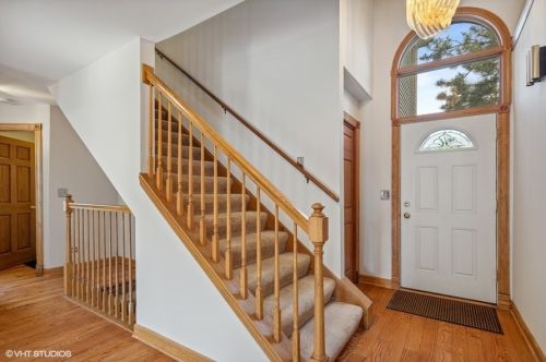 208 Rush St, Itasca, IL 60143-2128