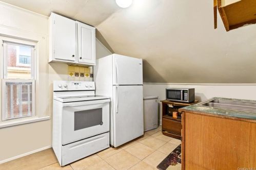 214 Prospect Ave, Mount Vernon NY 10550-2349 exterior