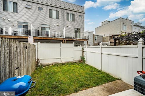 1125 Berks St, Philadelphia PA  19122-6006 exterior