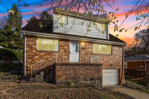 1717 Sillview Dr, Pittsburgh PA 15243-1558 exterior