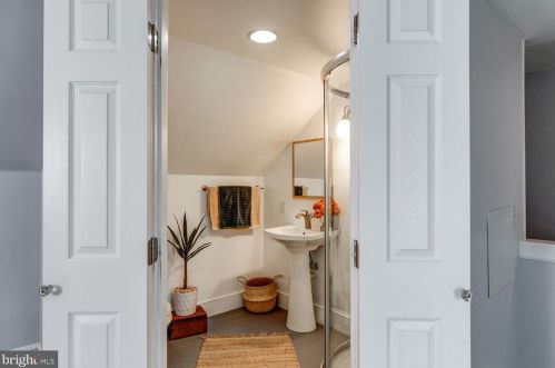 813 State St, Lancaster PA 17603-2644 exterior