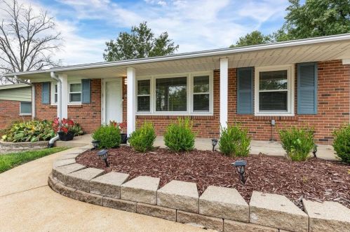 9903 Baptist Church Rd, Saint Louis, MO 63123-4903