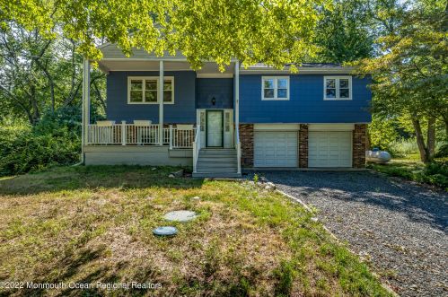 2 Holmes Rd, Plumsted Township, NJ 08533-2023