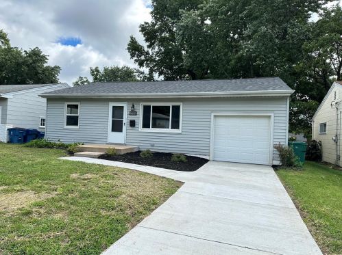 7712 Clevedon St, Saint Louis, MO 63123-3820