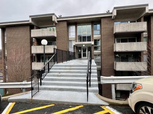 4204 Charlemagne Cir, Pittsburgh PA  15237-2912 exterior