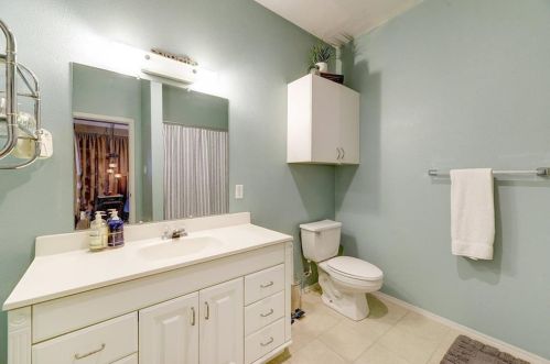 604 Fletcher St, Austin TX 78704-5031 exterior