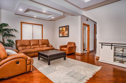 5816 Byron St, Chicago, IL 60634-2634