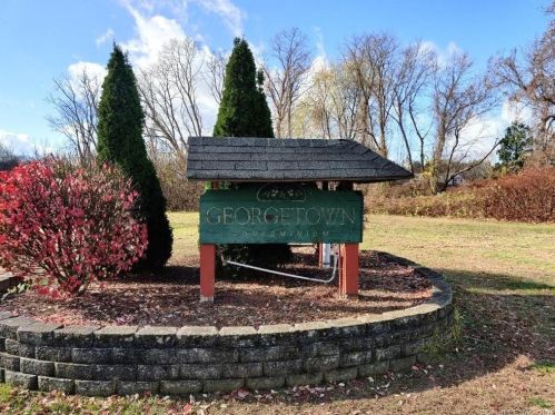 11 Bradley Cir, Enfield CT 06082-3824 exterior