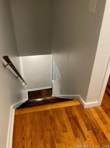 83 Burnham St, Hartford CT 06108-1005 exterior