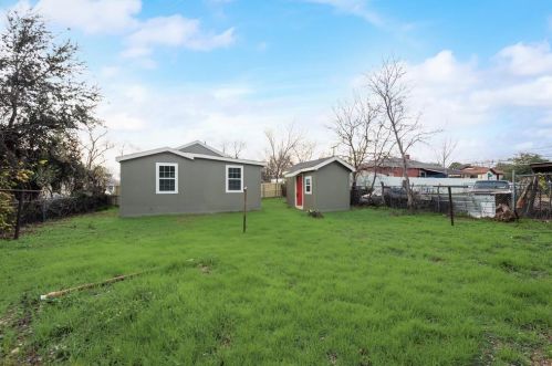 2810 Frazier St, Dallas TX 75210-1633 exterior