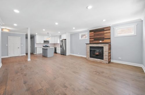 8007 Colfax Ave, Chicago IL  60617-1252 exterior