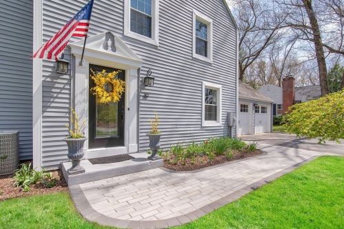 49 Hazardville Rd, Springfield, MA 01106-3301