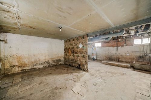 9619 Euclid Ave, Chicago IL 60617-4727 exterior