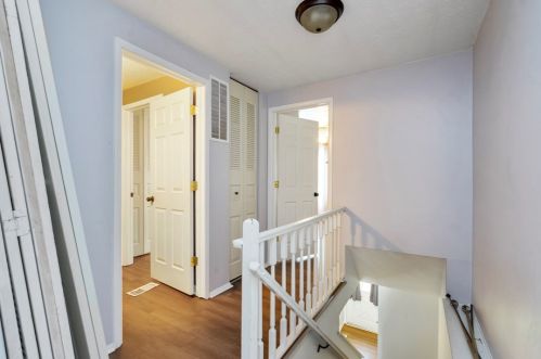 501 Bonnie Brae Dr, Moon Twp PA  15108-3851 exterior