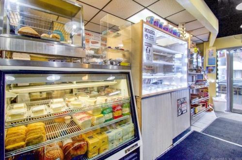 341 Main St, New Britain CT 06053-3489 exterior