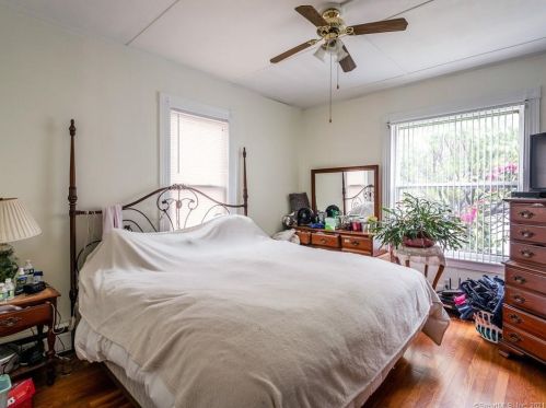 278 Main St, Torrington CT 06790-5664 exterior