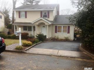 5 Arden Ct, Huntington Station, NY 11747-1126