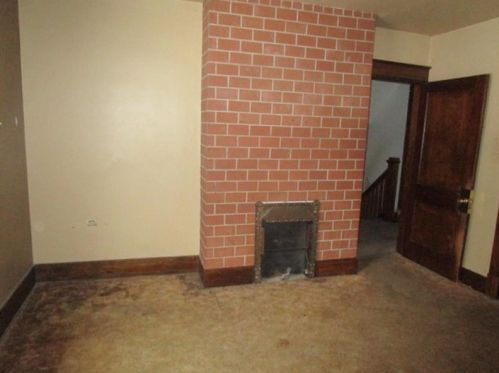 3104 Ashlyn St, Pittsburgh PA 15204-1706 exterior