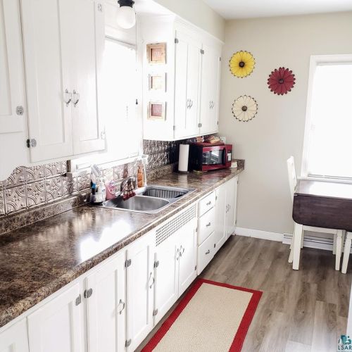 2234 Ensign St, Duluth MN 55811-3008 exterior