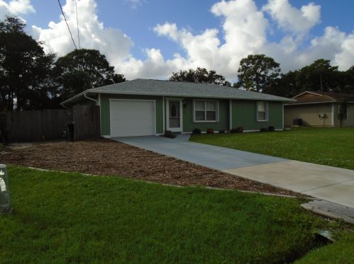 372 Walters Ter, Fort Pierce, FL 34983-3736