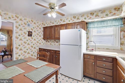 12722 Holdridge Rd, Silver Spring MD 20906-3830 exterior