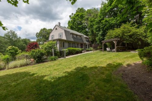 28 Westbourne Rd, Concord NH 03301-2916 exterior