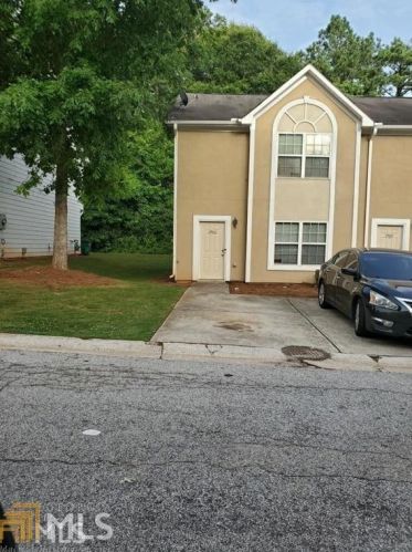 2960 Fields Dr, Lithonia GA  30038-2082 exterior