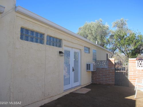 735 Abrego Dr, Green Valley AZ 85614-3637 exterior