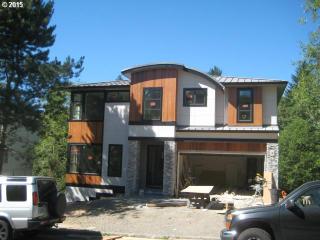 1530 Benfield Dr, Portland, OR 97229-8478