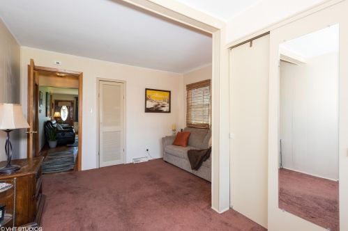 512 Emroy Ave, Elmhurst IL 60126-2020 exterior