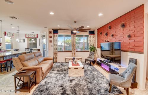 8011 23rd Dr, Phoenix, AZ 85041-7650