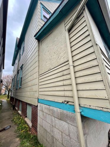 1526 34th St, Milwaukee, WI 53208-2311