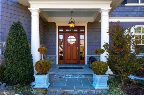 883 Alvermar Ridge Dr, Mc Lean, VA 22102-1439