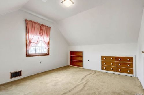 520 17 St, Babylon NY 11704-2634 exterior