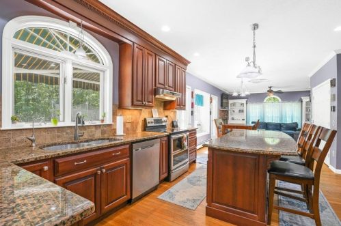 15 Longview Dr, Concord NH  03304-4809 exterior