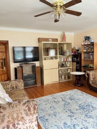 6438 Claremont Ave, Chicago IL 60625-1812 exterior