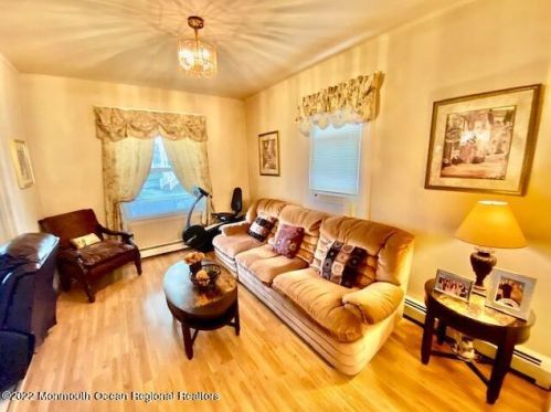 144 Avon St, Roselle Park NJ 07204-2303 exterior