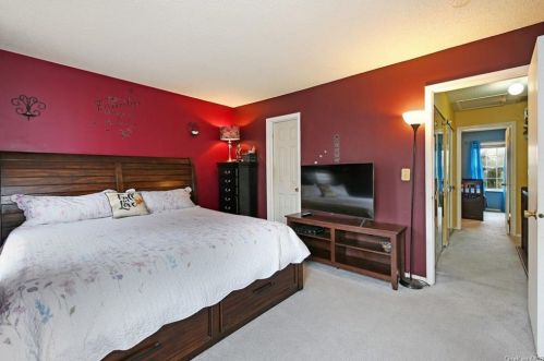 58 Campus Rd, Peekskill NY 10566-2554 exterior