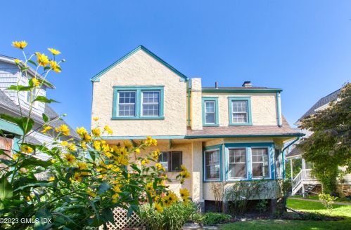 17 Berrian Pl, Greenwich, CT 06830-6803