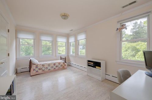 3928 Livingston St, Washington DC 20015-2921 exterior