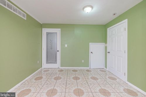 15 Pne St, Camden NJ 08103-3353 exterior