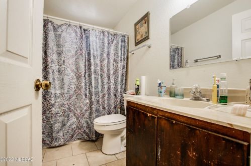 5040 17 St, Tucson AZ 85719-6766 exterior