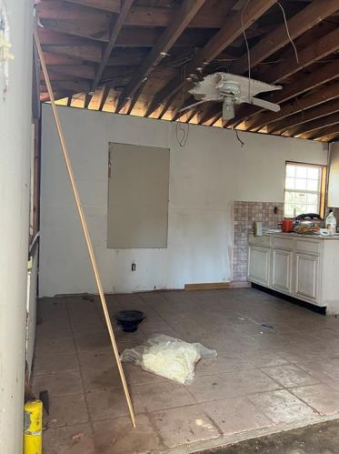 2570 Blount St, Atlanta, GA 30344-6714