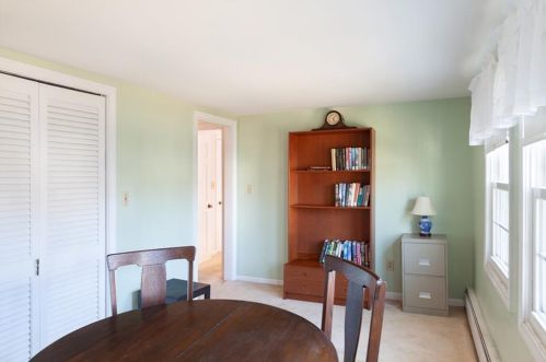 65 Phelps Rd, Middletown RI 02842-5448 exterior